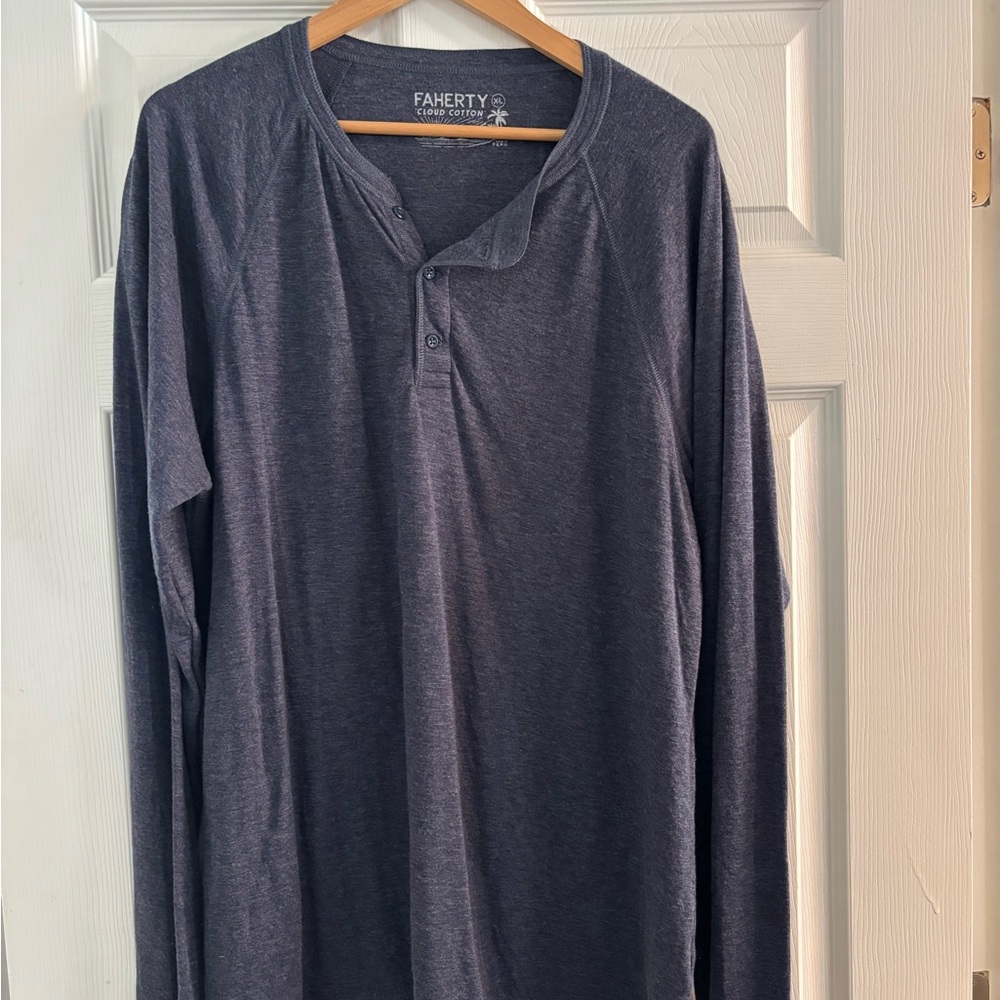 Faherty Long Sleeve Henley in Navy Blue